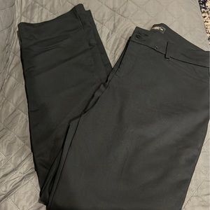 Women’s Lee Pants Black size 12 Petite. Secretly shapes.Regular fit straight leg